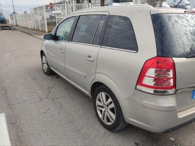 OPEL ZAFIRA B PHASE 2