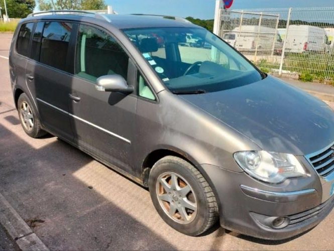 VOLKSWAGEN TOURAN 1 PHASE 2