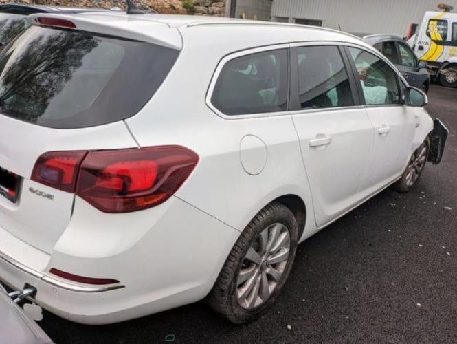 OPEL ASTRA J SPORTS TOURER PHASE 2 BREAK